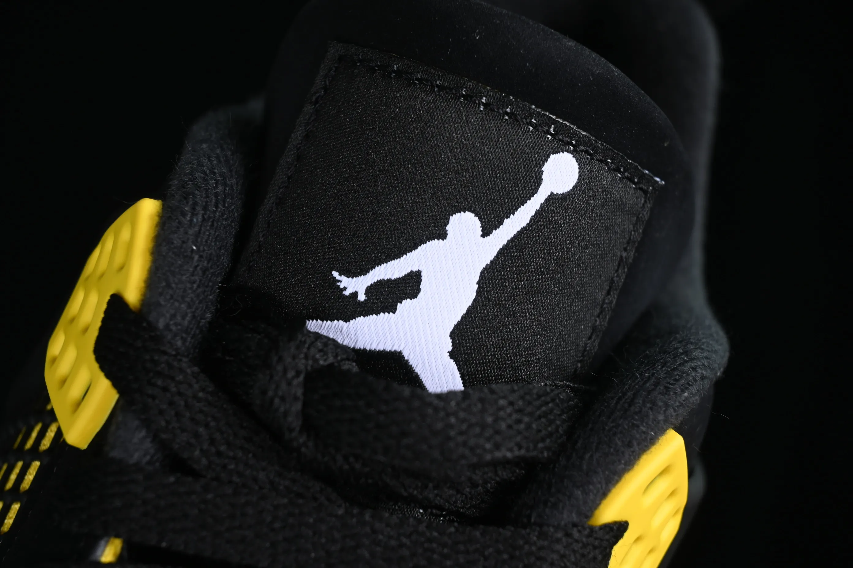 All categories Air Jordan Jordan series basketball shoes Air Jordan 4 LJR version Air Jordan 4 "Thunder" AJ4 Joe 4 Thunder replica basketball shoes DH6927-017